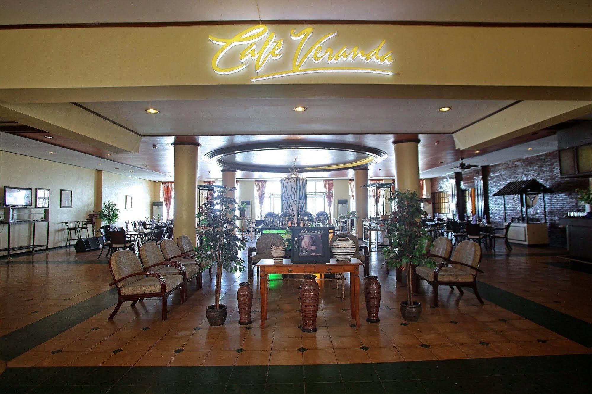Vista Mar Beach Resort And Country Club Lapu-Lapu City Exterior photo