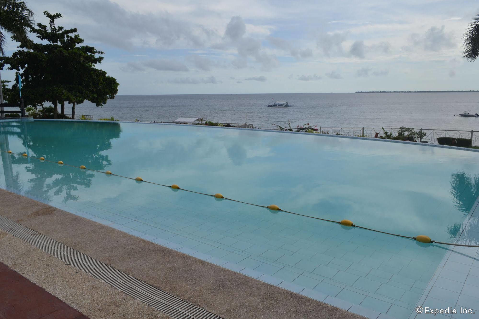 Vista Mar Beach Resort And Country Club Lapu-Lapu City Exterior photo