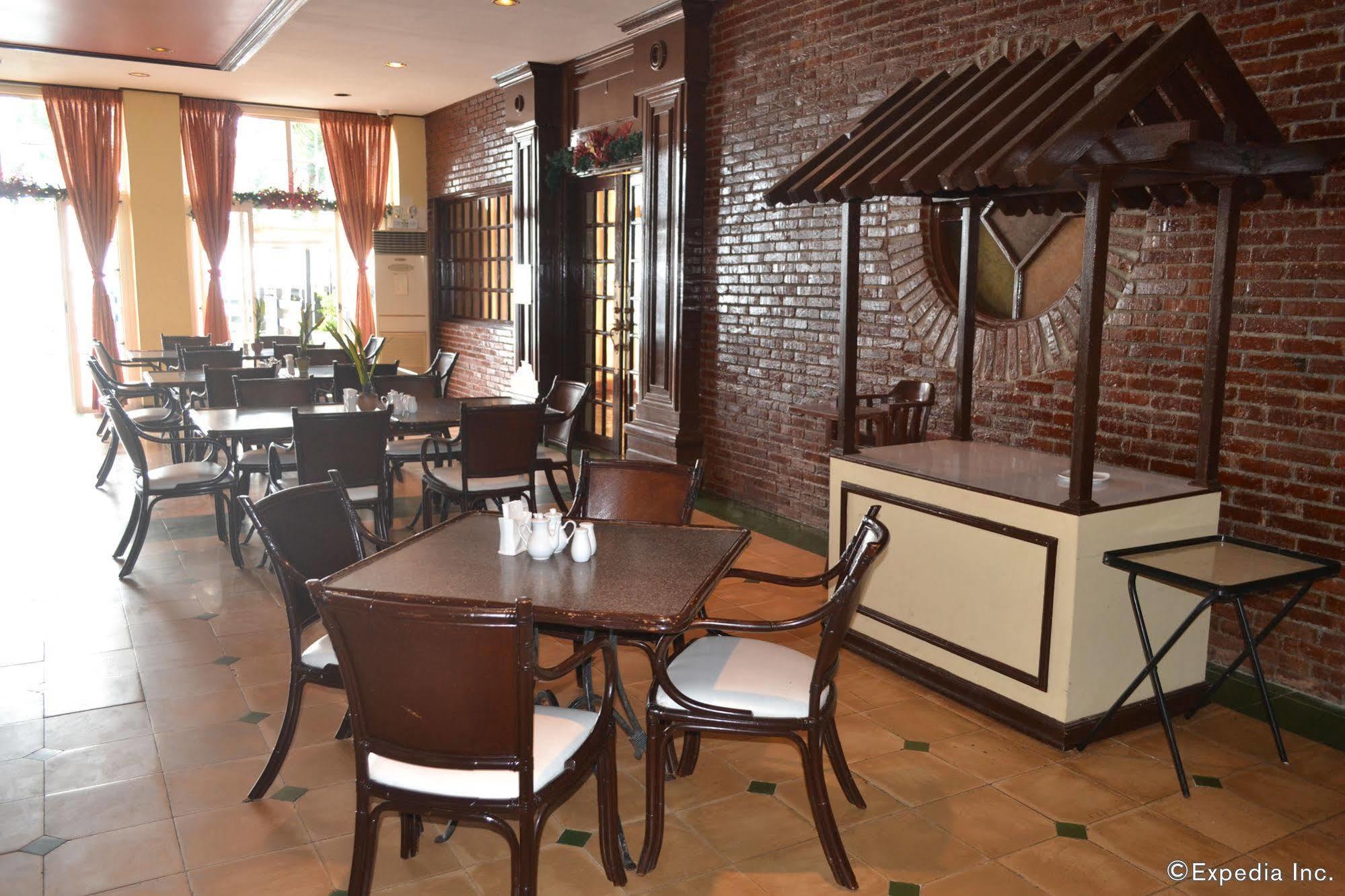 Vista Mar Beach Resort And Country Club Lapu-Lapu City Exterior photo